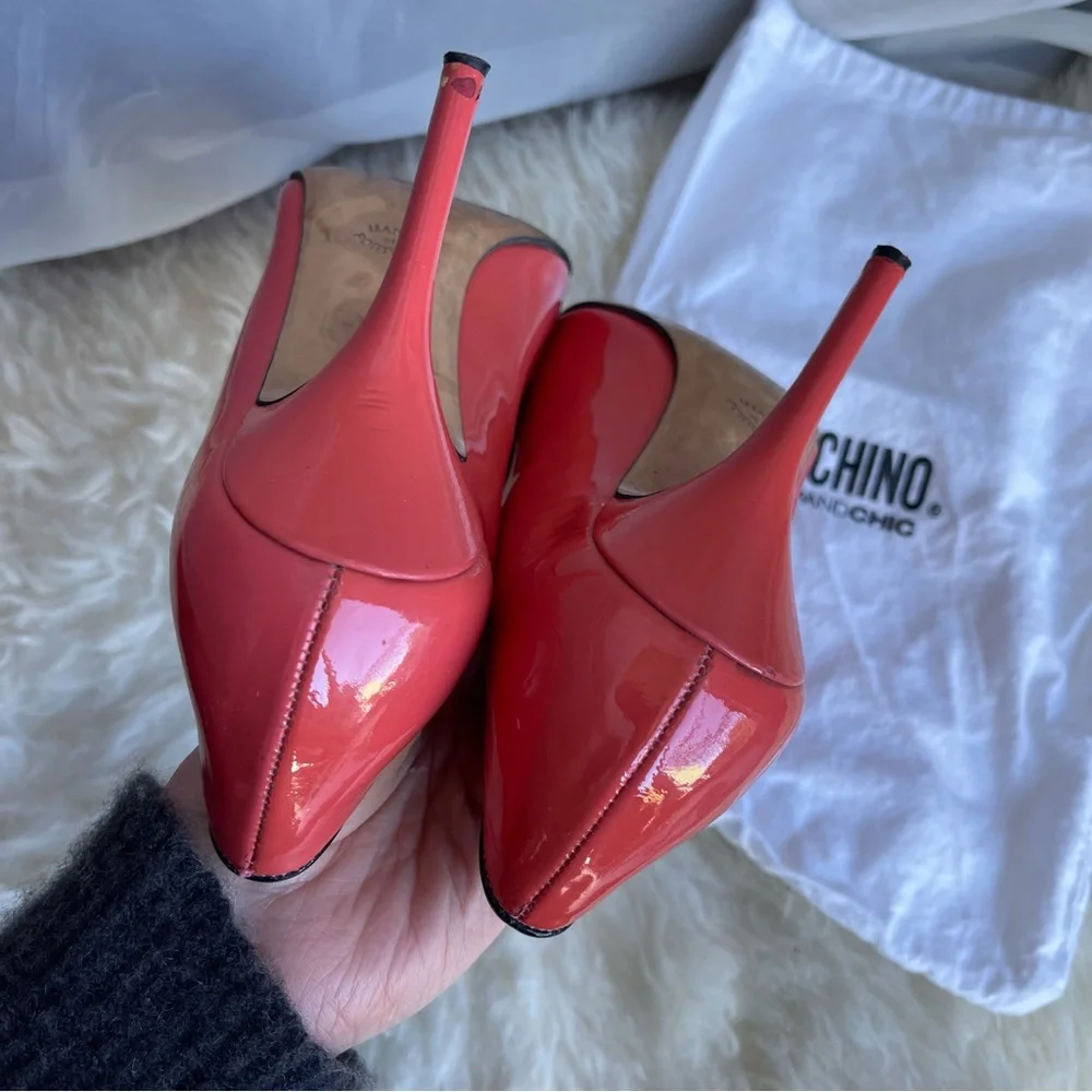 MOSCHINO Salmon Patent Leather Point Toe Pumps Size 39/9